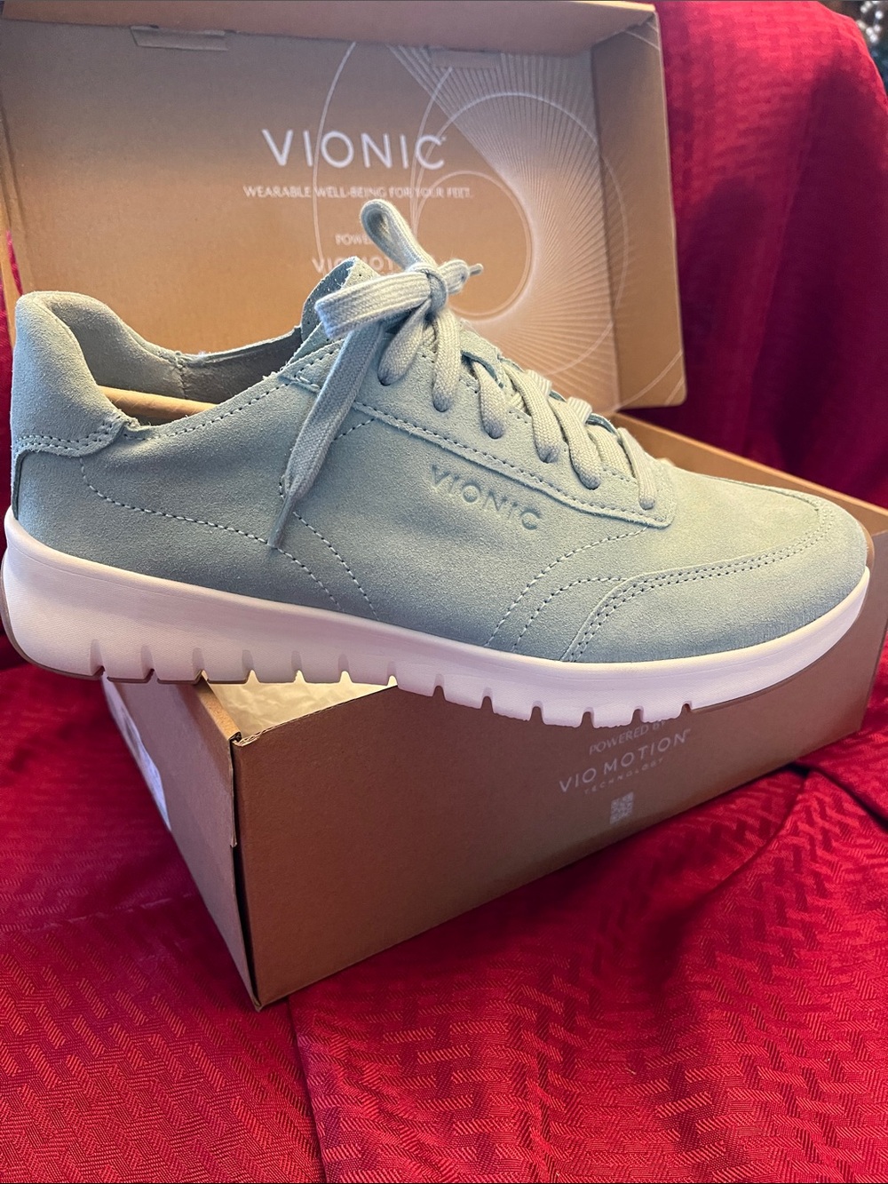 Vionic Women's Uptown Lace-Up Comfort Sneaker in Ice Green Suede